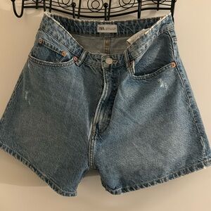 High waisted Mom jean short